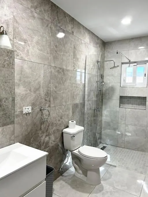Caribbean Breeze-4 Bedroom 4 Ensuite Bathrooms Oranjestad