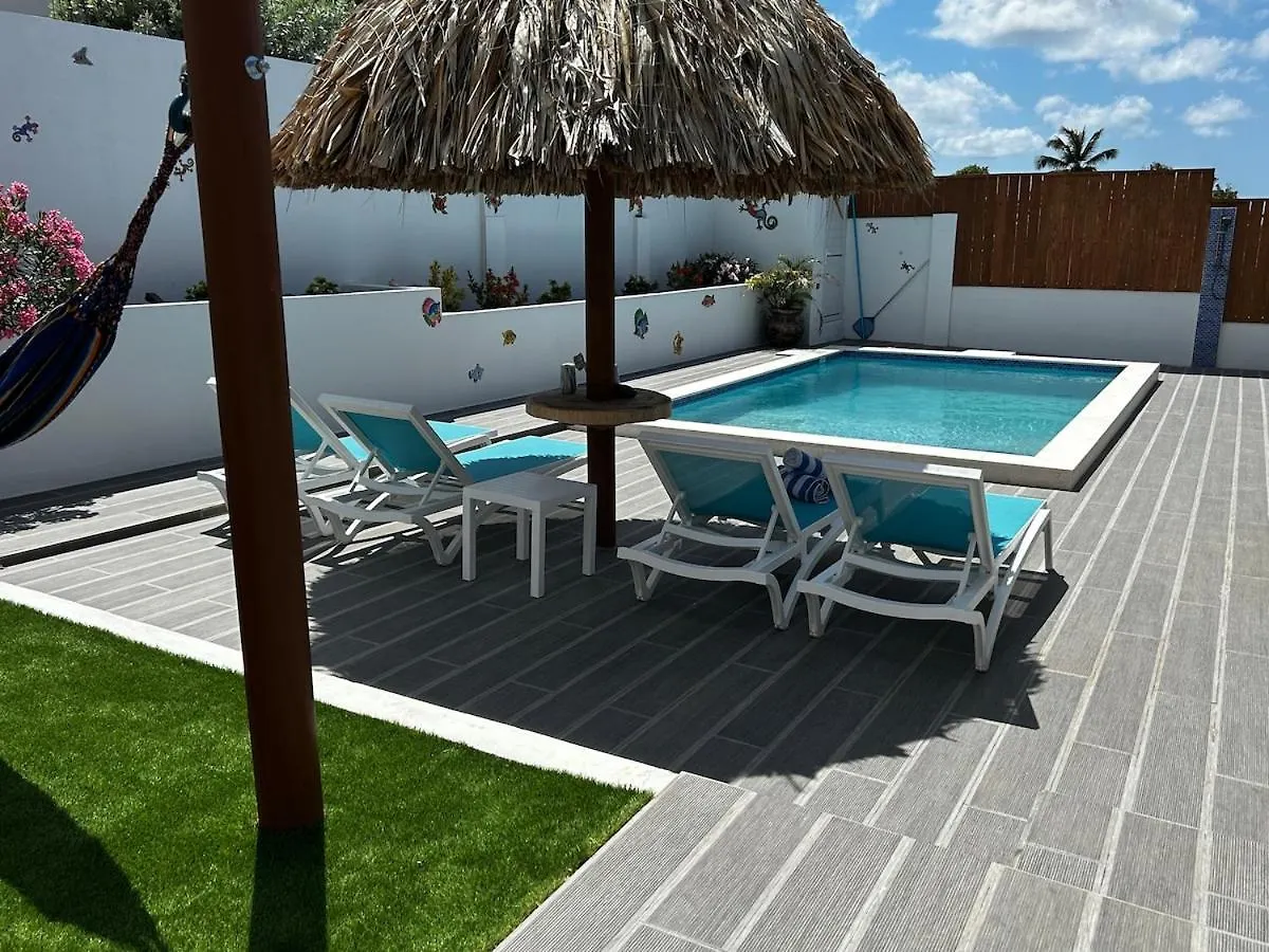Vila Caribbean Breeze-4 Bedroom 4 Ensuite Bathrooms Oranjestad Aruba
