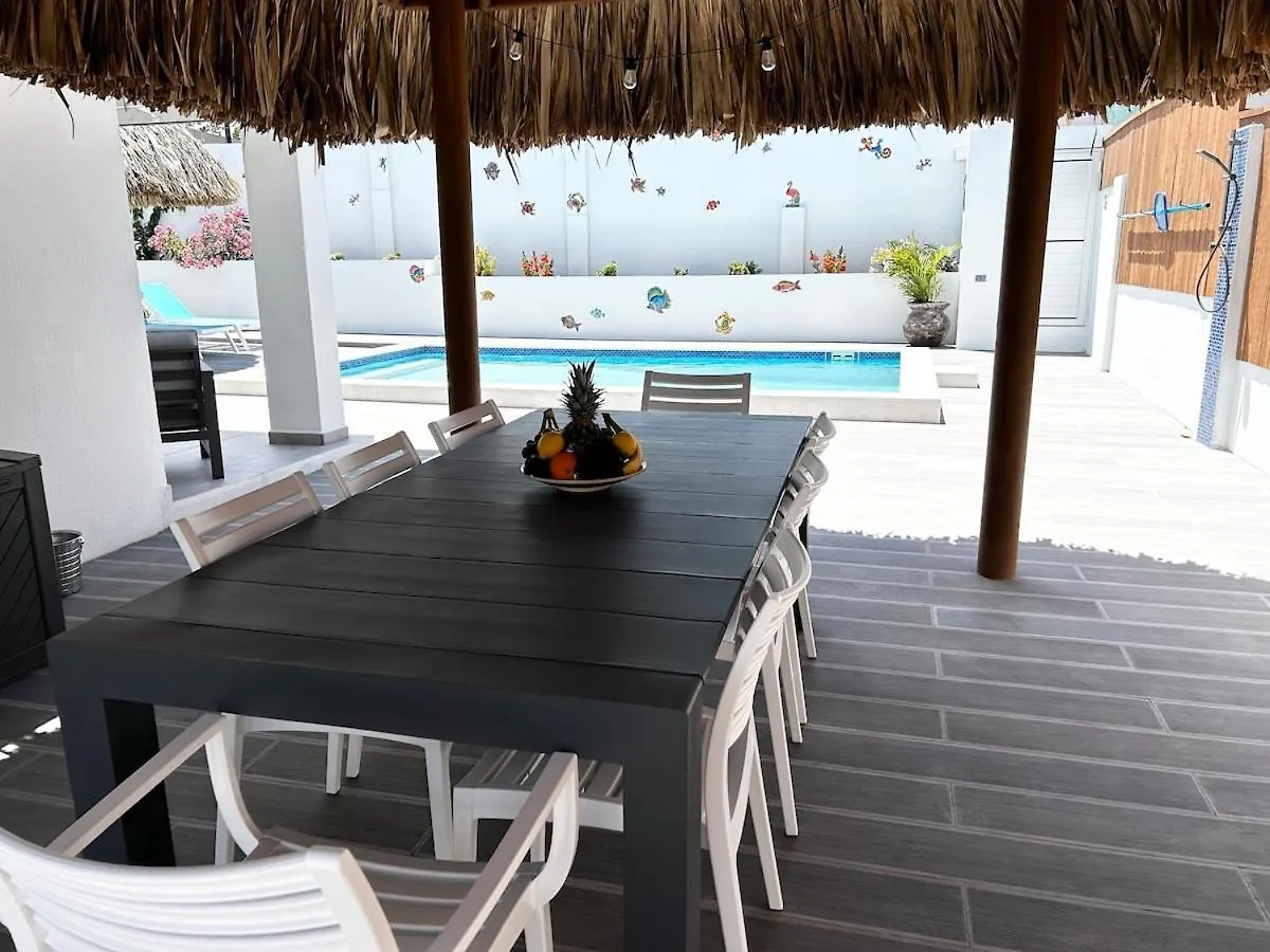 Caribbean Breeze-4 Bedroom 4 Ensuite Bathrooms Oranjestad