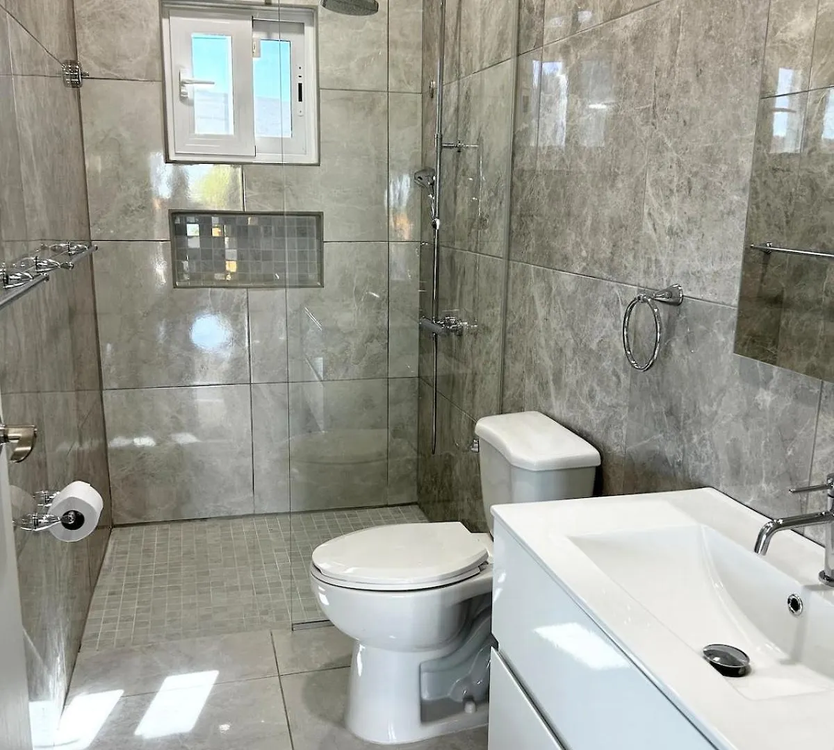 Caribbean Breeze-4 Bedroom 4 Ensuite Bathrooms Oranjestad Aruba