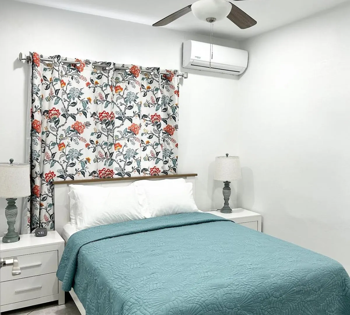 Vila Caribbean Breeze-4 Bedroom 4 Ensuite Bathrooms Oranjestad